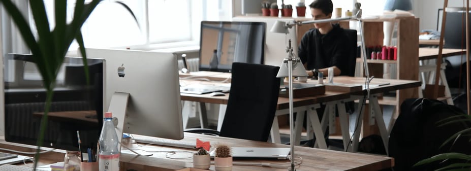 Wie funktioniert räumliche Distanzierung im Büro?