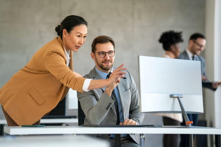 Es gibt klare Bestimmungen für den Datenschutz, den Unternehmen einhalten müssen. Diese Datenschutzbestimmungen sollen auch künftigen Mitarbeitern zum Schutz dienen.